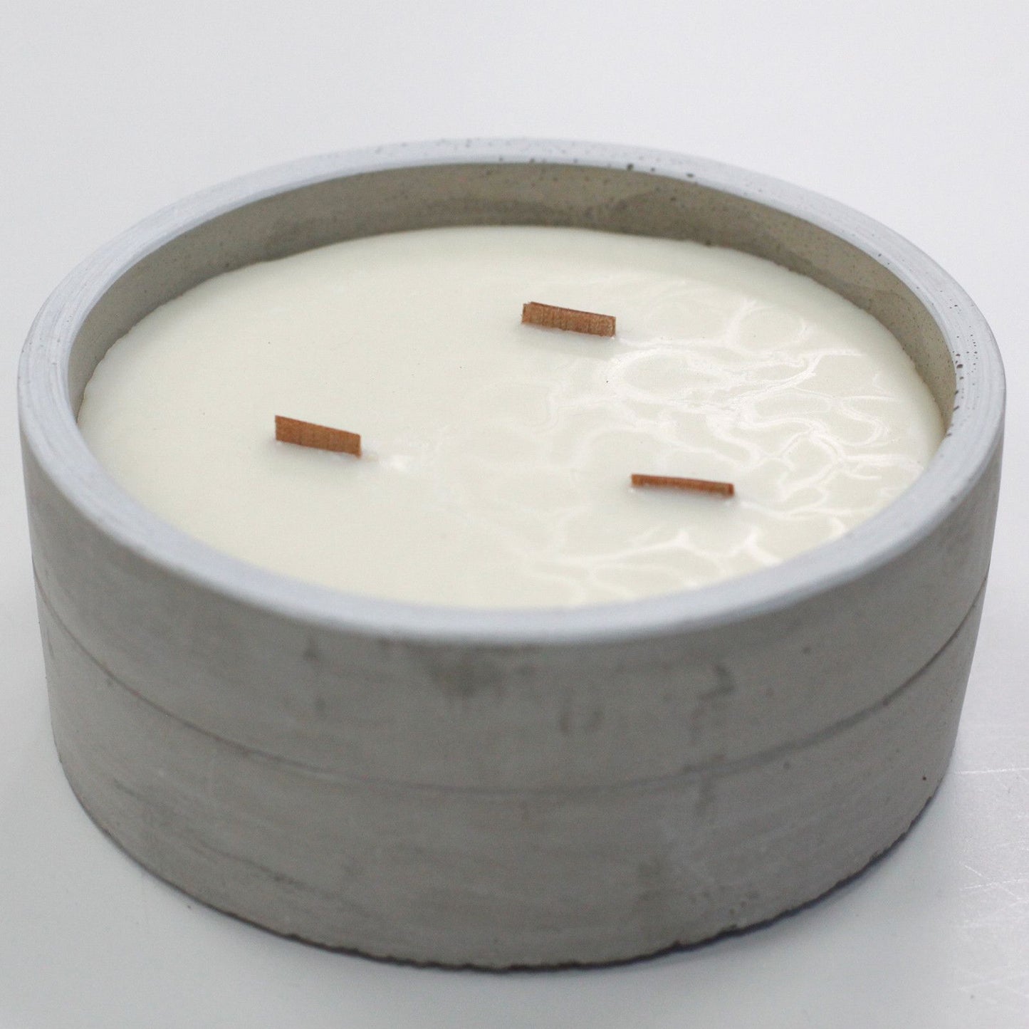 Round Wooden Wick, Crushed Vanilla & Orange Candle