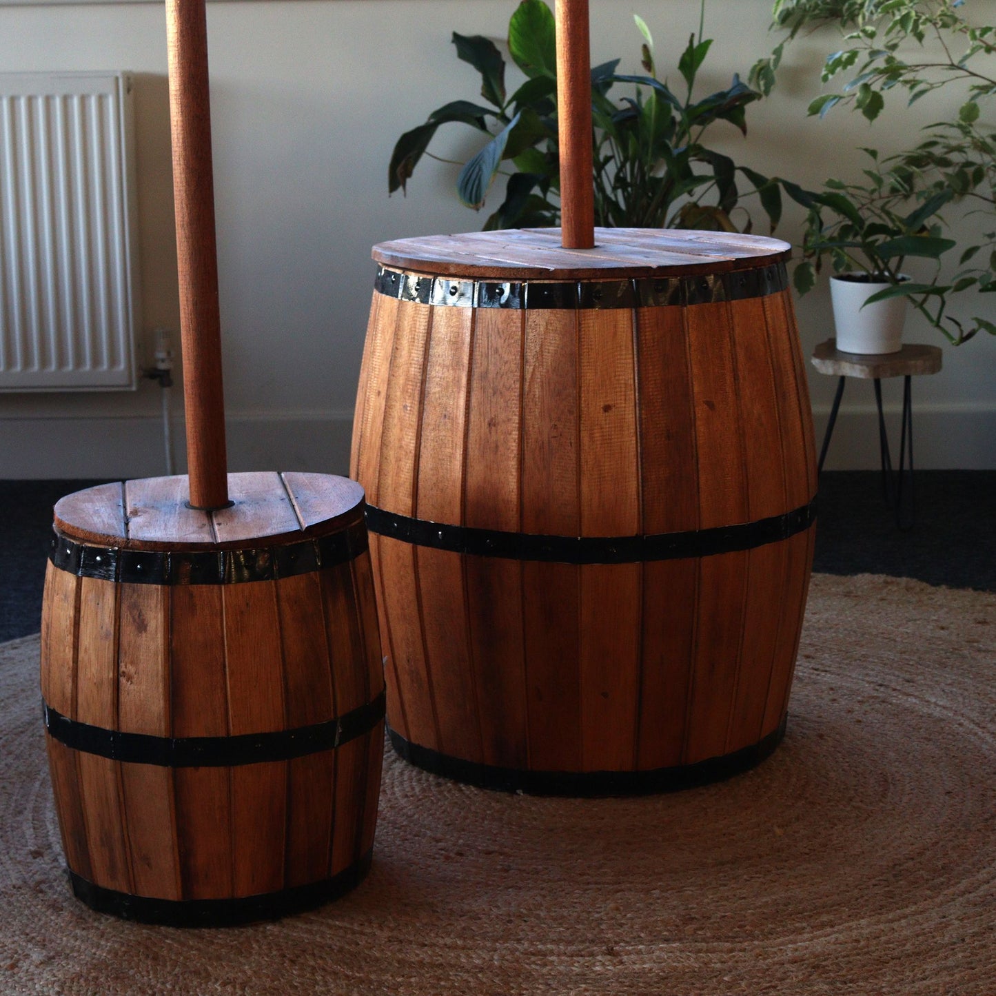 Parasol Base & Beer Barrel Stool – Natural Wood 38 x 32 cm